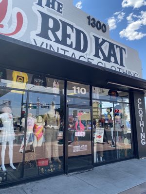 The Red Kat Vintage by null
