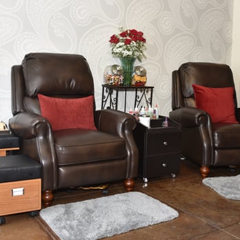 Joli Bijou Salon - Manicure, waxing, and related services area - Hair Salons Near Me - San Francisco, California Joli Bijou Salon - Manicure, waxing, and related services area - Hair Salons Near Me - San Francisco, California