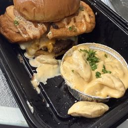 relleno smash burger, gouda mac & cheese. relleno smash burger, gouda mac & cheese.