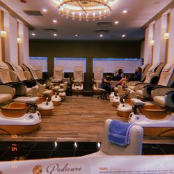 Heaven Foot Spa Nails Lounge - Pedicure area