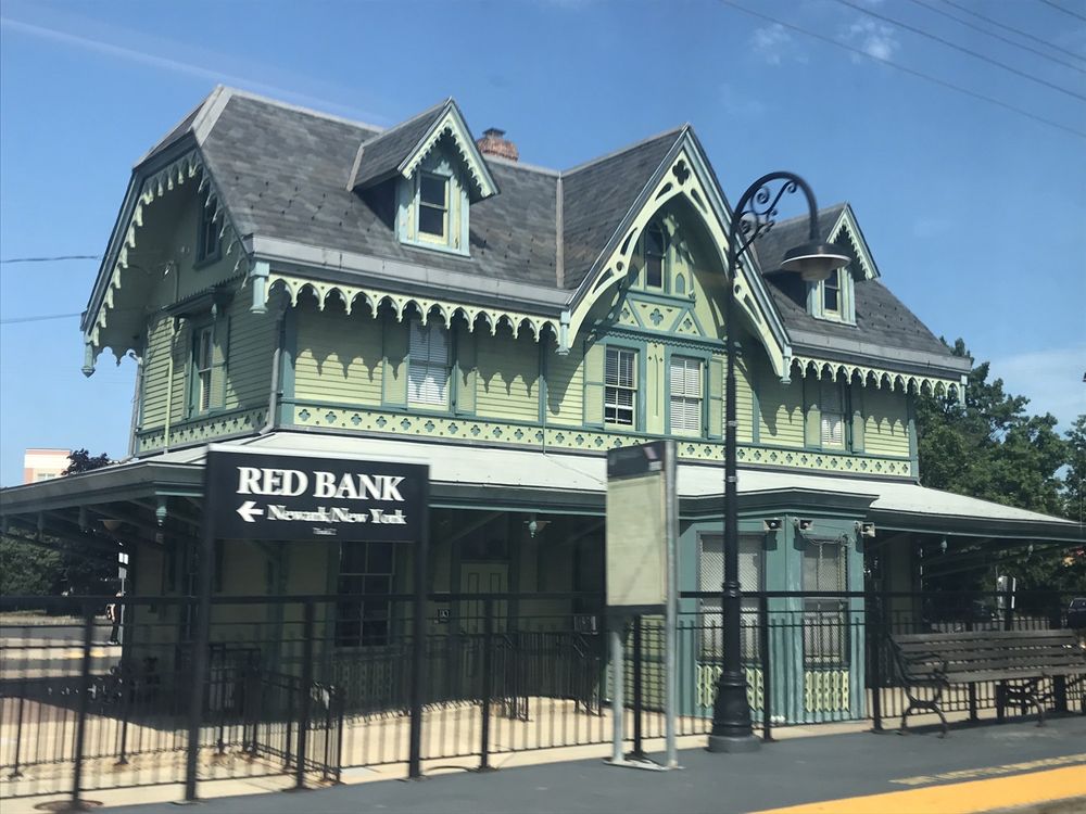 RED BANK TRAIN STATION Updated September 2024 22 Photos 175