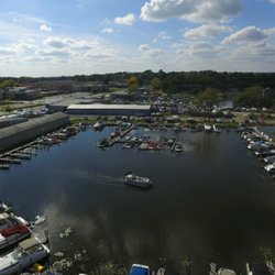 Chain O' Lakes Marina & Store