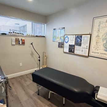Gilbert Chiropractic Clinic - Room - Chiropractors Near Me - Bradenton, Florida Gilbert Chiropractic Clinic - Room - Chiropractors Near Me - Bradenton, Florida