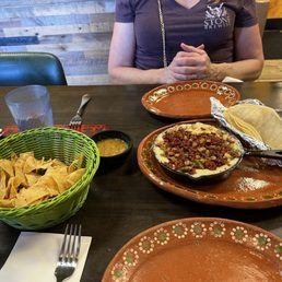 Quest Fundido & corn tortilla's.