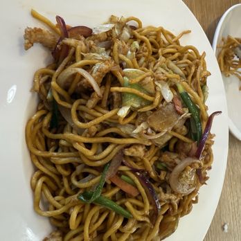 Kungfu Kitchen - Chicken stir fried noodles - Chinese Near Me - Tempe, Arizona
