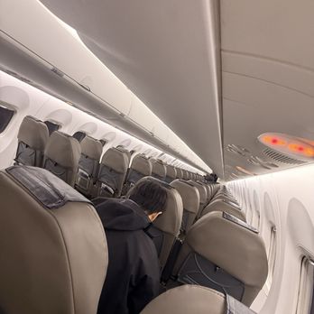 Porter Airlines - Empty plane! - Airlines Near Me - Dorval, Quebec Porter Airlines - Empty plane! - Airlines Near Me - Dorval, Quebec