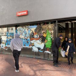 Supreme - Exterior of storefront