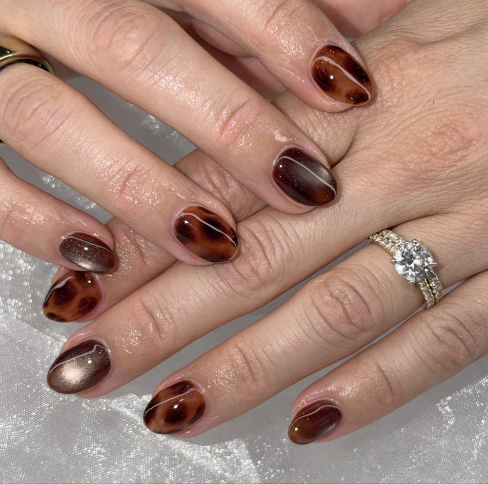 Mint Nail Lounge Logo