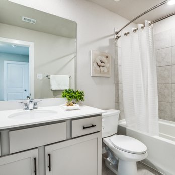 Canvas At Denton by Willow Bridge - Guest Bathroom-Canvas at Denton - Apartments Near Me - Denton, Texas Canvas At Denton by Willow Bridge - Guest Bathroom-Canvas at Denton - Apartments Near Me - Denton, Texas