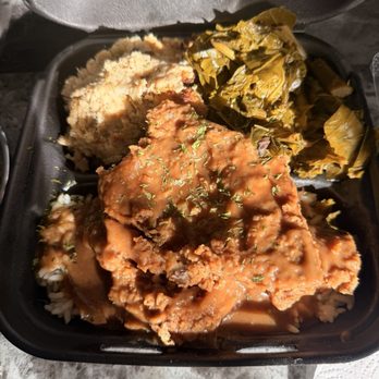 1700 Pull Up - Smothered pork chops. Seasoned very well. - Comfort Food Near Me - Milwaukee, Wisconsin 1700 Pull Up - Smothered pork chops. Seasoned very well. - Comfort Food Near Me - Milwaukee, Wisconsin