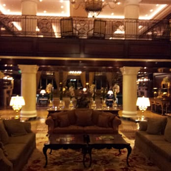 Powerscourt Hotel Autograph Collection - Lovely reception and social area in the center of the hotel. - Hotels Near Me - Enniskerry, WW