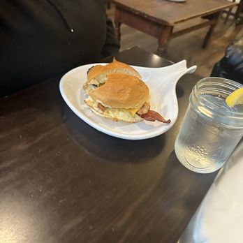 Hapgoods - BEC sandwich - American Near Me - Mountain Lakes, New Jersey