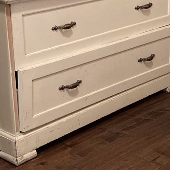 Oasis Inn and Suites - There dresser that you can try to use. - Hotels Near Me - Santa Barbara, California