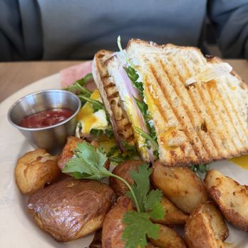 Madi - The GOAT - Breakfast & Brunch Near Me - San Diego, California Madi - The GOAT - Breakfast & Brunch Near Me - San Diego, California