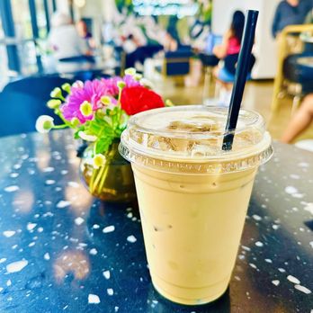 Early Bird Coffee - Vanilla Latte - 16oz iced - Coffee & Tea Near Me - San Antonio, Texas Early Bird Coffee - Vanilla Latte - 16oz iced - Coffee & Tea Near Me - San Antonio, Texas