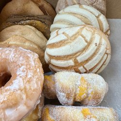 Caballero Bakery - Pan de Dulce selections