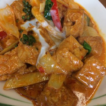 Bo Tree Kitchen - Tofu red stir-fry Thai curry - Thai Near Me - Belfast, BFS