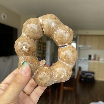 Liliha Bakery - Poi donut - Bakeries Near Me - Honolulu, Hawaii