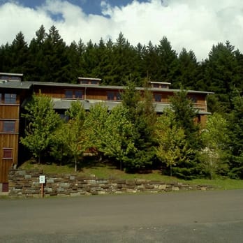 Lemelson Vineyards - Wineries Near Me - Carlton, Oregon