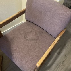 Rodeway Inn Hurricane - Zion National Park Area - Stained wobbly chair