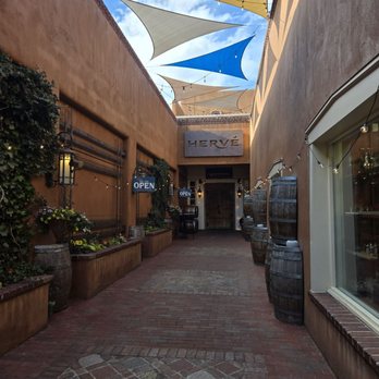 Hervé - Corridor entrance - Wine Bars Near Me - Santa Fe, New Mexico