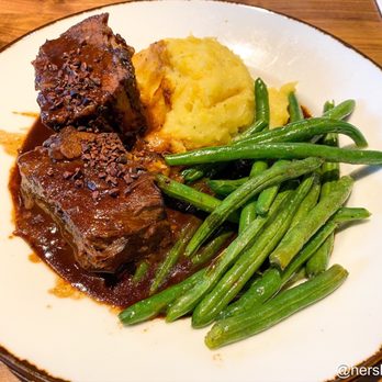 The Chocolatier - Cocoa Dusted Beef Short Ribs - New American Near Me - Hershey, Pennsylvania The Chocolatier - Cocoa Dusted Beef Short Ribs - New American Near Me - Hershey, Pennsylvania