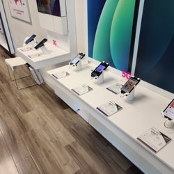 Metro by T-mobile - Who doesn't love iPhones??? Or our 5G Androids? Come check out the latest and greatest!