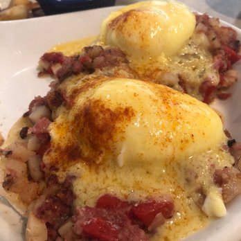 Ronnie's Restaurant - Corn beef hash eggs Benedict - Breakfast & Brunch Near Me - Lenexa, Kansas Ronnie's Restaurant - Corn beef hash eggs Benedict - Breakfast & Brunch Near Me - Lenexa, Kansas