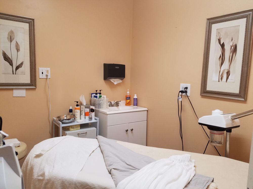 MELISSA’S SKIN SOLUTIONS 268 Lombard St, Thousand Oaks, California