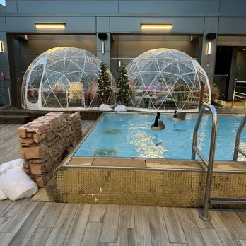 Bobby Hotel Rooftop Lounge - Rooftop Igloos - Cocktail Bars Near Me - Nashville, Tennessee Bobby Hotel Rooftop Lounge - Rooftop Igloos - Cocktail Bars Near Me - Nashville, Tennessee
