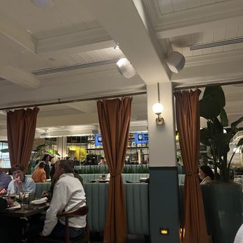 Granger's - Dining Area - Seafood Near Me - Houston, Texas