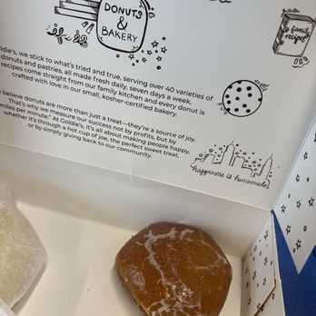 Goldie's Donuts & Bakery - Glazed Raised - Donuts Near Me - Lyndhurst, Ohio