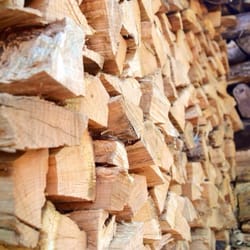 Buckaroo BBQ Company - The BBC uses a natural wood fire and 100% IA harvested Oak to fire their pits.