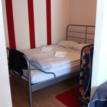 Pension Höhmann - 1-Zimmer-Apartment mit einem Einzel- und einem Doppelbett - Bed & Breakfast Near Me - Kaiserslautern, RP Pension Höhmann - 1-Zimmer-Apartment mit einem Einzel- und einem Doppelbett - Bed & Breakfast Near Me - Kaiserslautern, RP
