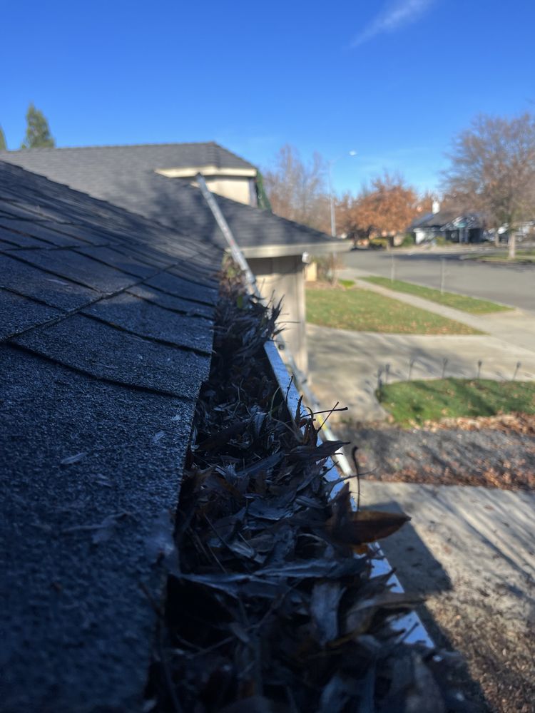 Slide of Butte Gutter Cleaning