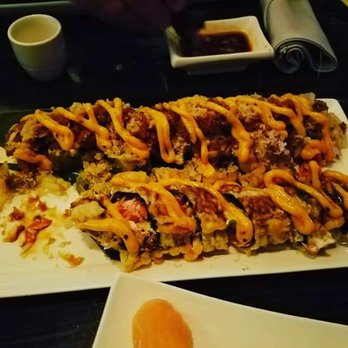 Top Sushi - The Mama Mia (top 2/5) and the Viva Las Vegas (bottom 5/5) - Sushi Bars Near Me - Houston, Texas Top Sushi - The Mama Mia (top 2/5) and the Viva Las Vegas (bottom 5/5) - Sushi Bars Near Me - Houston, Texas