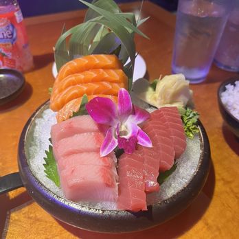 Kanoya Sushi Grill and Bar - Sashimi Symphony - Sushi Bars Near Me - Honolulu, Hawaii