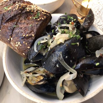 Bellflower - Mussels - New American Near Me - Ypsilanti, Michigan