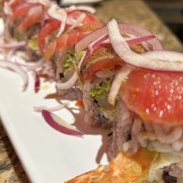 Crunch Tuna Tataki Roll - they initially forgot the "crunch" topping but brought it out later - delicious roll!