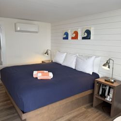 Breakwater Hotel