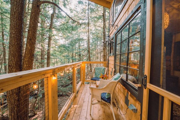 Stone City Treehouse by null