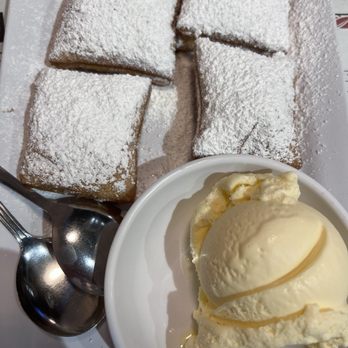 Crawfish Cafe - Beignets and a scoop of ice cream - Seafood Near Me - Cypress, Texas