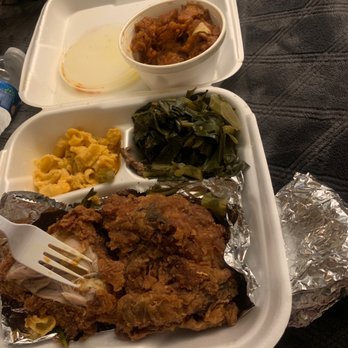 Messi Soul Kitchen - Mack & Cheese Greens & Fried chicken & Seeet potatoes (bomb) - Soul Food Near Me - Riverside, California
