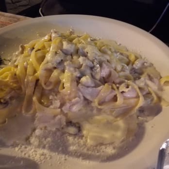 Magnolia Lounge Bar - Chicken fettucini alfredo - Bars Near Me - Roma, 62