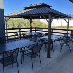 Sandi's Drive Inn - Awesome patio set