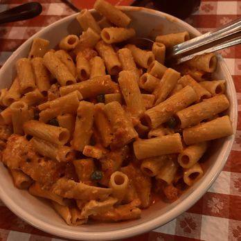 Buca di Beppo Italian Restaurant - Hands down best pasta - Italian Near Me - Claremont, California Buca di Beppo Italian Restaurant - Hands down best pasta - Italian Near Me - Claremont, California