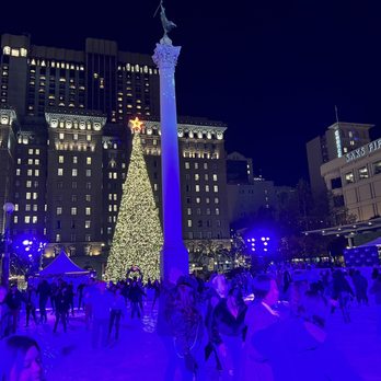 Holiday Ice Rink In Union Square - Skating Rinks Near Me - San Francisco, California Holiday Ice Rink In Union Square - Skating Rinks Near Me - San Francisco, California