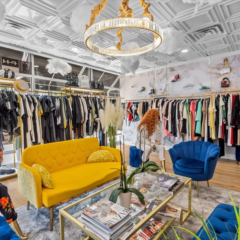 ABOVE THE CROWD BOUTIQUE Updated September 2024 134 Photos 817