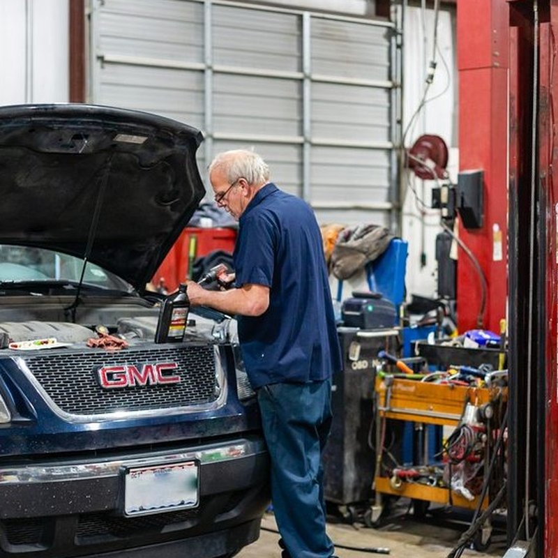 HOOD’S AUTOMOTIVE Updated September 2024 41 Photos & 14 Reviews 198 NW Industrial Ct