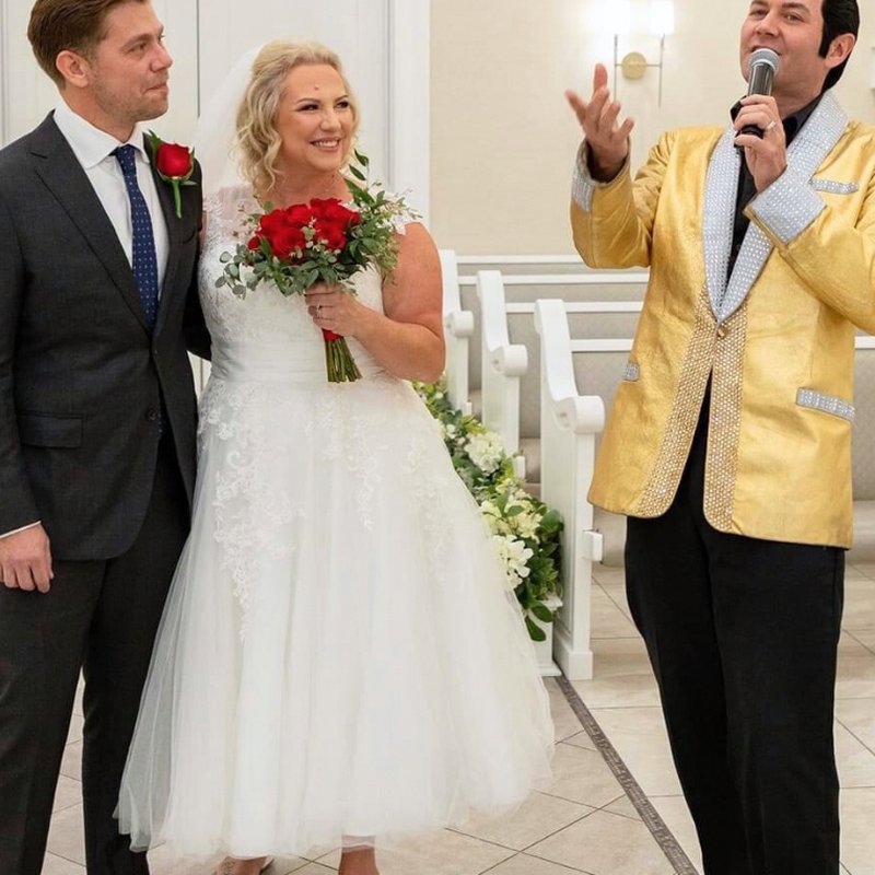 A Ceremony by Elvis!🕺🏼